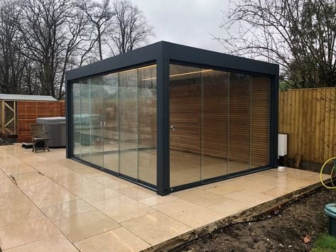 Close-up of the sleek, ergonomic lift and slide handle